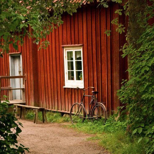Fastighet med falu rödfärg