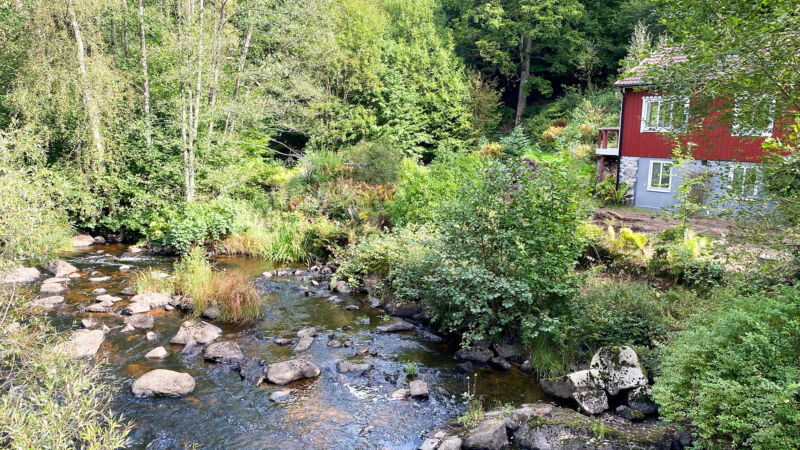 Enskilt avlopp vid en å i Bromölla kommun